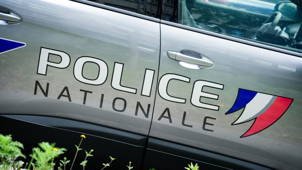 Agression homophobe à Paris : un homme et son conjoint gravement blessés, quatre personnes interpellées
L'un des deux hommes a été sérieusement blessé à la tête, dans la nuit de vendredi à samedi. Une enquête du chef de violence volontaire a été confiée au commissariat du 10e arrondissement.