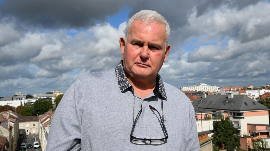 Agression d'un journaliste à Reims : "Justice sera faite, je ne suis pas en colère", témoigne Christian Lantenois avant le procès de ses agresseurs présumés
L'ancien journaliste de "L'Union" a été violemment agressé, en 2021, dans le quartier Croix-Rouge, alors qu'il couvrait une rixe entre deux bandes rivales.