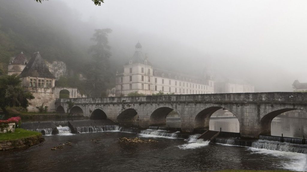 Pluie-inondation, crues, orages... Huit départements du Sud désormais placés en vigilance orange par Météo-France
Les Pyrénées-Atlantiques, l'Ardèche et la Drôme rejoignent les cinq départements qui étaient déjà concernés.