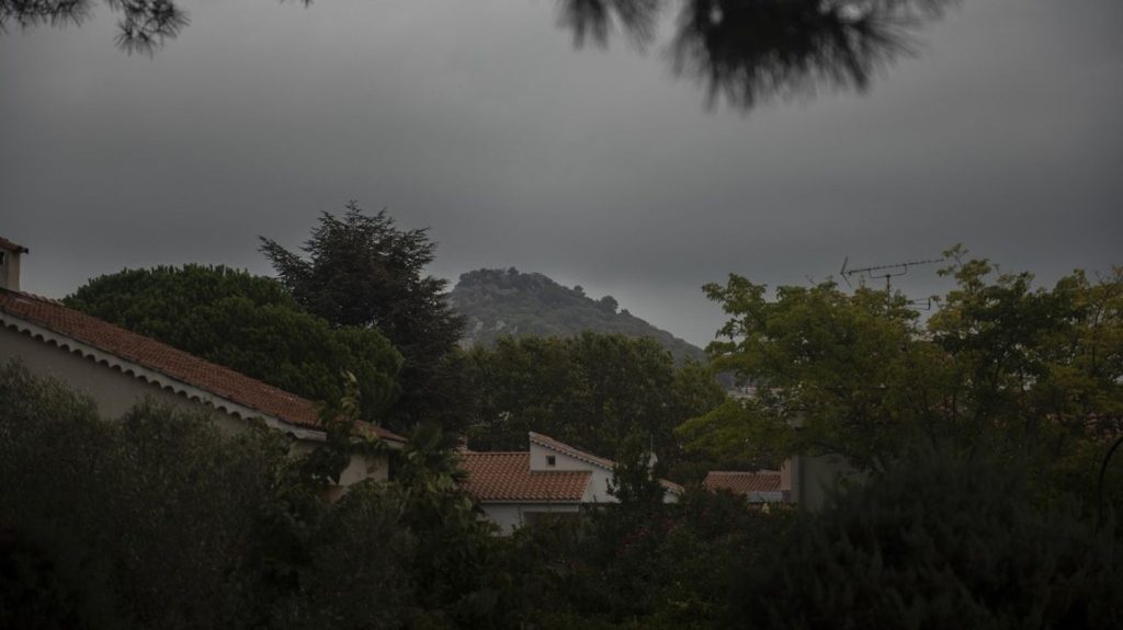 Météo : le Var et les Alpes-Maritimes placés en vigilance orange aux orages
A partir de mercredi soir, de forts orages, "accompagnés de précipitations très abondantes en peu de temps" et de grêle, sont attendus sur ces deux départements du Sud-Est, alerte Météo-France.