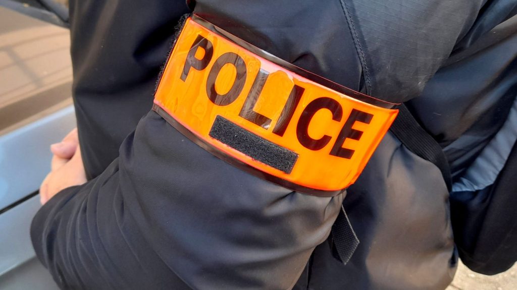 Un homme grièvement blessé par balles dans les quartiers nord de Marseille
Les faits se sont déroulés lundi soir dans le quartier de la Belle-de-Mai, situé dans le 3e arrondissement de la ville. Le pronostic vital de la victime est engagé.
