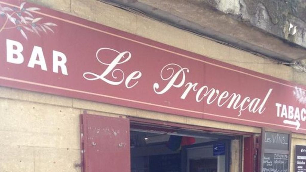 "J'ai volé une poignée de bonbons dans votre bureau de tabac"... Un anonyme envoie une lettre d'excuses et 50 euros pour réparer "une faute"
Le patron d'un bureau de tabac d'Uzès a reçu un courrier pour le moins insolite. Un homme lui a adressé une lettre d'excuse et un billet pour s'excuser de lui avoir volé des friandises lorsqu'il était enfant.