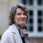 Impacts de plombs sur un collège à Marseille : la nouvelle ministre de l'Éducation nationale va s'entretenir avec le principal et les parents d'élèves
Les professeurs du collège Stéphane-Mallarmé situé dans le 13e arrondissement de Marseille ont fait valoir leur droit de retrait après que plus de 80 impacts de plomb ont été retrouvés sur la façade de l'établissement.