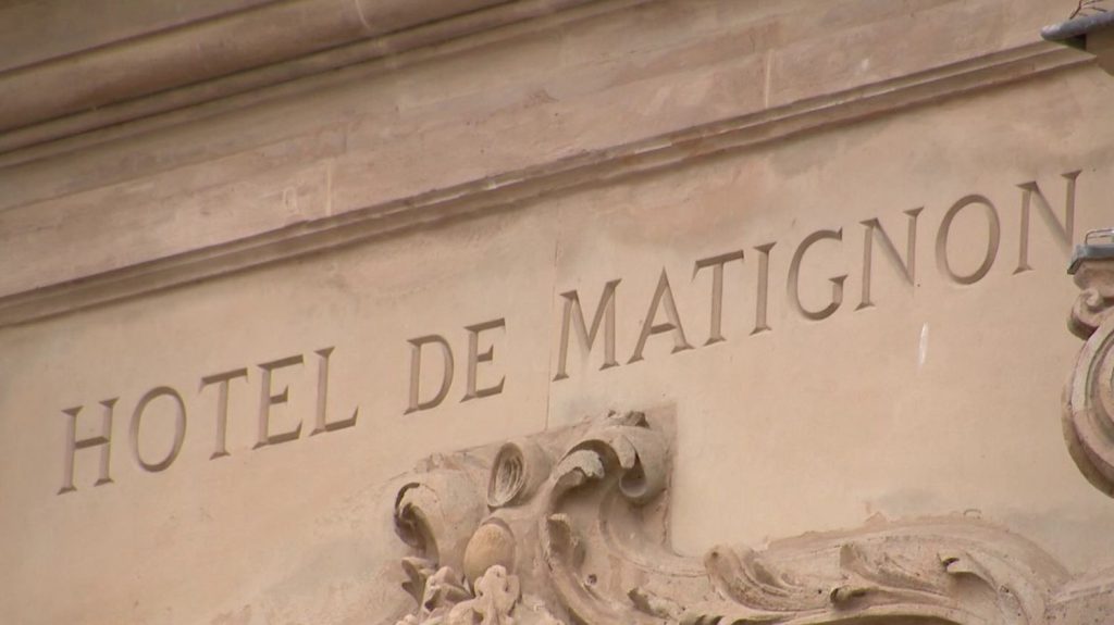 Recherche du Premier ministre : des dossiers épineux sur le bureau de Matignon
Budget finance, projet de loi sur la fin de vie, assurance-chômage, loi d'orientation agricole... Le futur locataire de Matignon devra gérer plusieurs dossiers brûlants dès son arrivée.