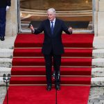 Podcast
À quoi ça sert un Premier ministre, une femme face à ses 51 violeurs et ZEvent : ça dit quoi ce 6 septembre ?
Ce vendredi 6 septembre, la France découvre son nouveau Premier ministre Michel Barnier, Gisèle Pélicot se lève et prend la parole au procès de ses 51 violeurs, et c'est le retour du marathon caritatif de streaming ZEvent.