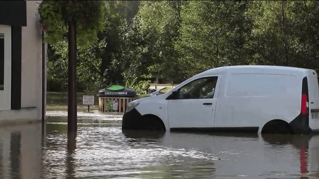 Seine-et-Marne : plusieurs communes inondées après de fortes pluies
En Seine-et-Marne, plusieurs communes sont inondées après la crue de la rivière du Grand Morin suite à de fortes pluies.