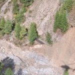 Isère : une route communale emportée par le torrent, des habitants évacués
Les intempéries survenues dans la nuit de jeudi à vendredi ont causé de gros dégâts dans une commune de l'Isère. Une route a été dévastée par des éboulements, et la force d'un cours d'eau sorti de son lit. Les habitants du secteur ont été évacués.
