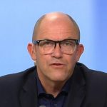 Côtes-d'Armor : le maire de Saint-Brieuc agressé, un homme interpellé
Un individu armé d'un couteau a agressé le maire de Saint-Brieuc, dans les Côtes-d'Armor, jeudi 26 septembre, avant d'être maîtrisé par six policiers. L'élu a été blessé à la tête par le manche de l'arme.