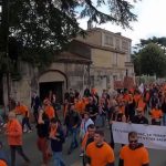 Crise du Cognac : manifestation contre les taxes chinoises
Des professionnels de la filière cognac se sont réunis mardi 17 septembre dans les rues de Cognac pour protester contre une mesure chinoise visant l'eau-de-vie.