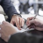Litiges : le médiateur des assurances ne chôme pas avec un record historique de saisines en 2023
Celui qui gère les litiges entre assureurs et assurés est de plus en plus sollicité, au point de voir ces services évoquer un "choc de saisines". La hausse des dossiers déposés atteint 42% en un an.