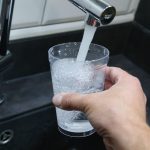 Reportage
"C'est infernal" : à Saint-Symphorien-d'Ozon, la présence des PFAS dans l’eau du robinet dépasse les seuils réglementaires
La cellule investigation de Radio France et le réseau France Bleu ont analysé l'eau du robinet de près de 90 communes. Si l'ampleur de la contamination à Saint-Symphorien-d'Ozon est connue depuis deux ans, les habitants ne savent toujours pas quoi faire en attendant les travaux d'assainissement.