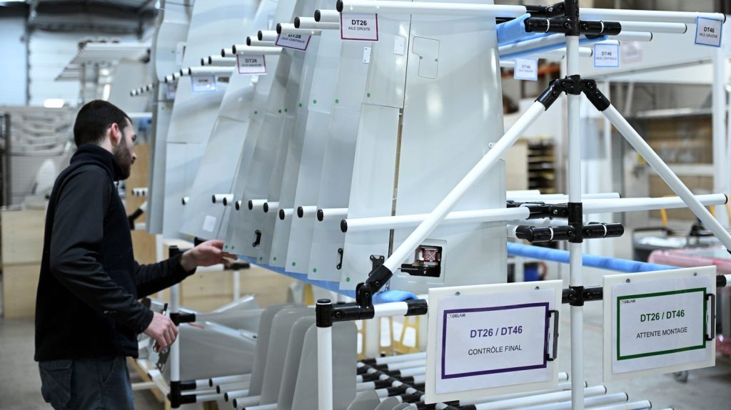 "On se demande ce qu'on va faire" : le patronat redoute les arbitrages du prochain gouvernement en matière fiscale
Les patrons, notamment de petites et moyennes entreprises, s'inquiètent depuis des mois de possibles hausses d'impôts ou de baisses d'exonérations de cotisations fiscales.