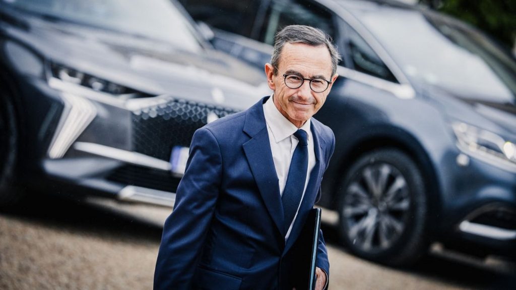 Le ministre de l'Intérieur, Bruno Retailleau, annonce qu'il va porter plainte contre le député LFI Raphaël Arnault
L'élu insoumis avait écrit dans un message sur le réseau social X que les forces policières envoyées en Nouvelle-Calédonie avaient "assassiner des Kanaks".