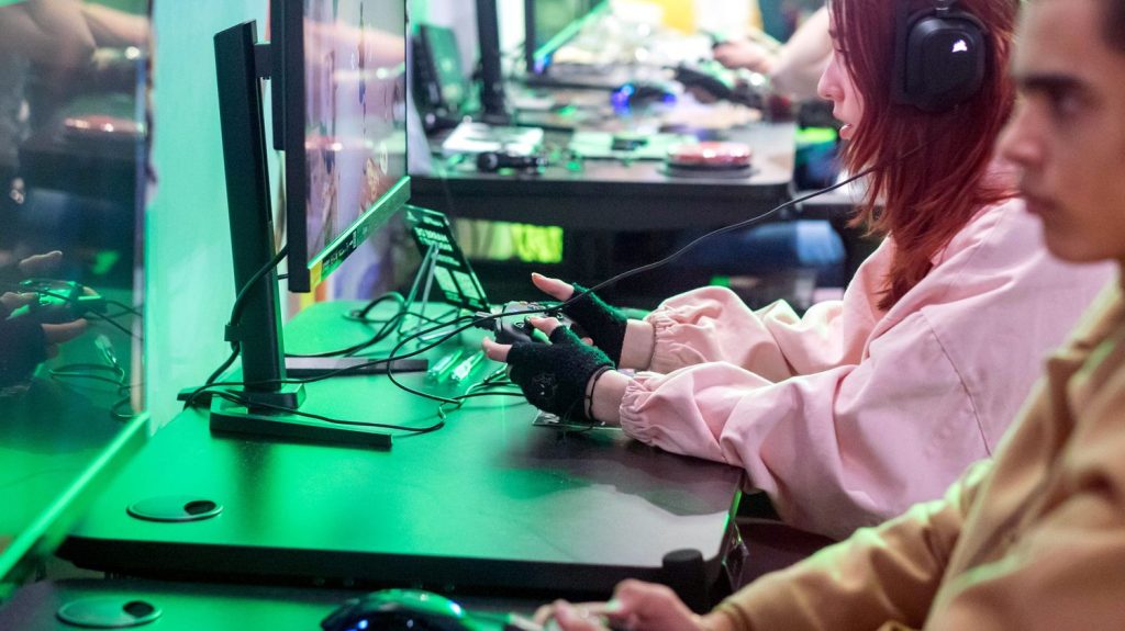 Jeux vidéo : sept éditeurs visés par une plainte au niveau européen pour "pratiques commerciales trompeuses" concernant leurs monnaies virtuelles
Activision Blizzard, Electronic Arts, Epic Games, Mojang Studios, Roblox Corporation, Supercell et Ubisoft sont concernés.