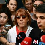 Affaire des viols de Mazan : comment l'attitude de Gisèle Pélicot a déjà donné au procès une dimension historique et internationale
La combativité de la victime et ex-épouse du principal accusé, qui a refusé le huis clos et témoigné publiquement jeudi, participe du retentissement de cette audience, où 50 autres hommes sont jugés pour l'avoir violée alors qu'elle était droguée et inconsciente.