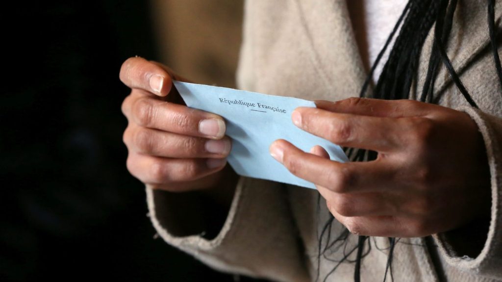 Affaire des fausses procurations à Marseille : treize personnes, dont deux anciens maires, jugées quatre ans après les faits
En 2020, les élections municipales de Marseille avaient été entachées par des suspicions de fausses procurations.