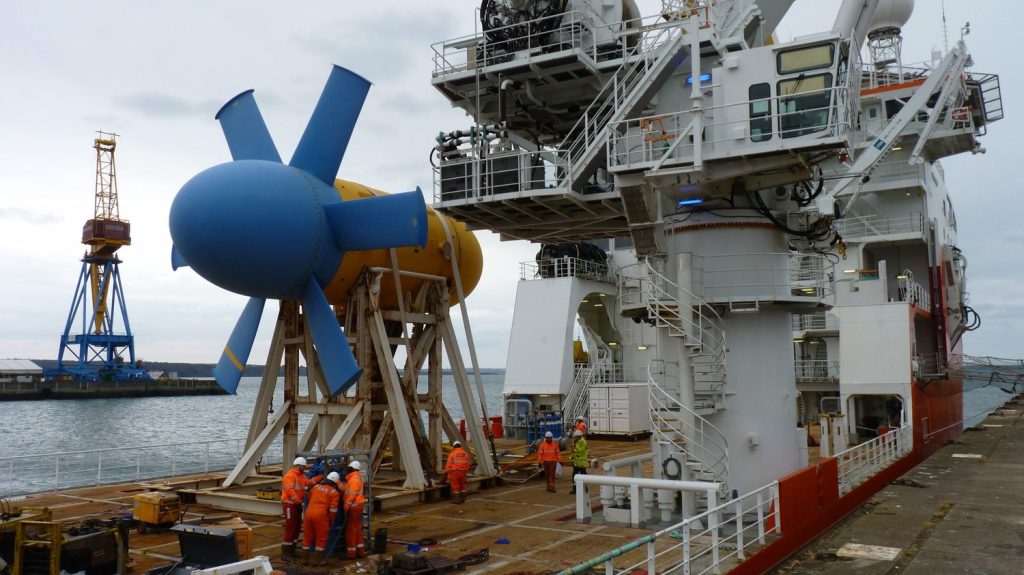 Reportage
"Que l'État s'engage clairement" : au large de la Manche, les deux projets d'hydroliennes sur pause depuis la dissolution
Dans le Cotentin, deux projets d'hydroliennes sont en développement. Le précédent gouvernement avait promis 75 millions d'aides, mais les acteurs du secteur craignent que la nouvelle équipe dirigeante ne revienne sur cette enveloppe.