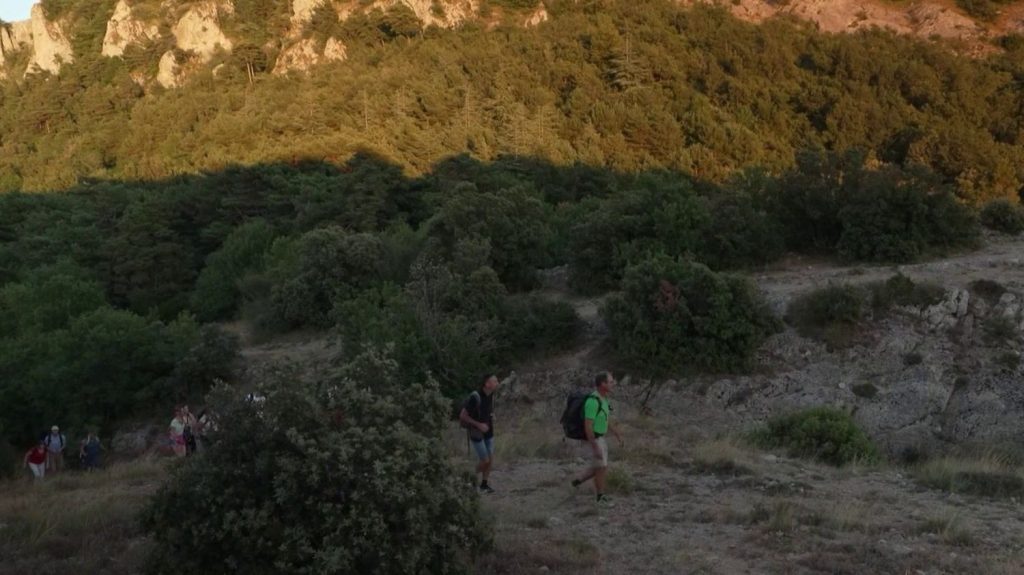 Massif de la Sainte-Baume : un lieu propice aux randonnées
Le massif de la Sainte-Baume est un terrain propice aux belles randonnées. Dans ce lieu chargé d’histoire, on est à la mi-chemin entre deux milieux naturels : celui de la Provence et celui de la montagne.