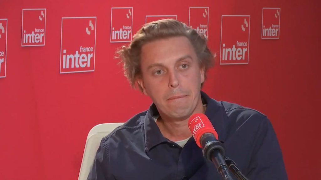 Crèches : "Le cas du low-cost implique la responsabilité des mairies, des collectivités et des ministères", selon le journaliste Victor Castanet
Le journaliste d'investigation, qui avait révélé le scandale des Ehpad Orpéa, publie mercredi un nouveau livre, "Les Ogres", dénonçant des dérives dans des crèches privées.