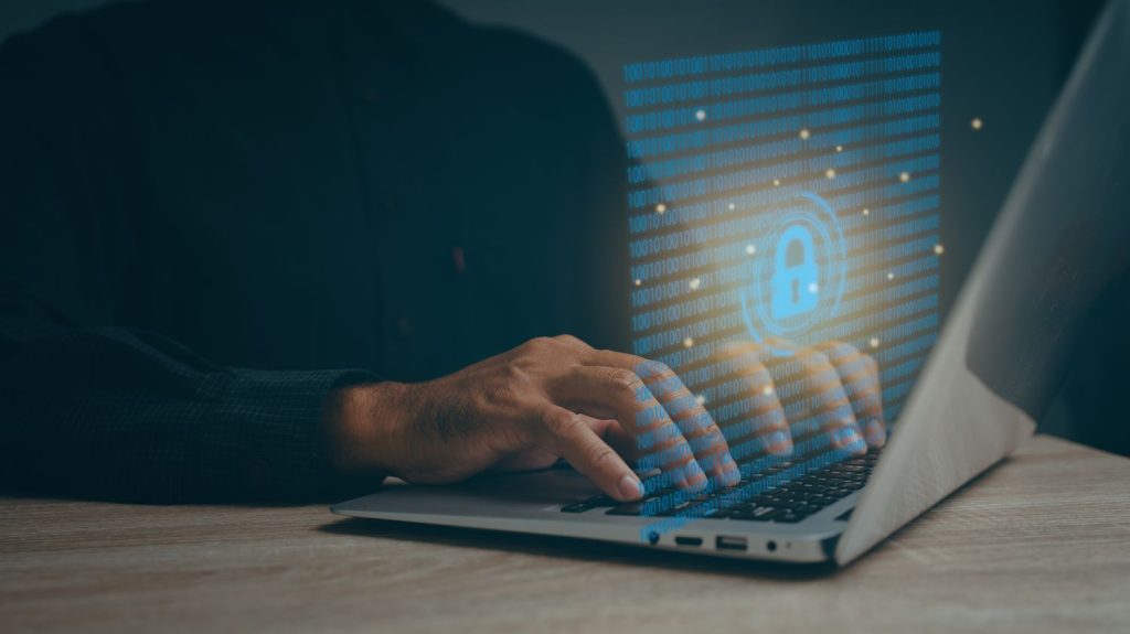 Préparer sa rentrée professionnelle de manière cybersécurisée
Alors que les vacances touchent à leurs fins pour beaucoup de Français, il est temps de revenir sur les mesures à prendre pour sécuriser l'environnement professionnel après les vacances et préparer une rentrée sereine.