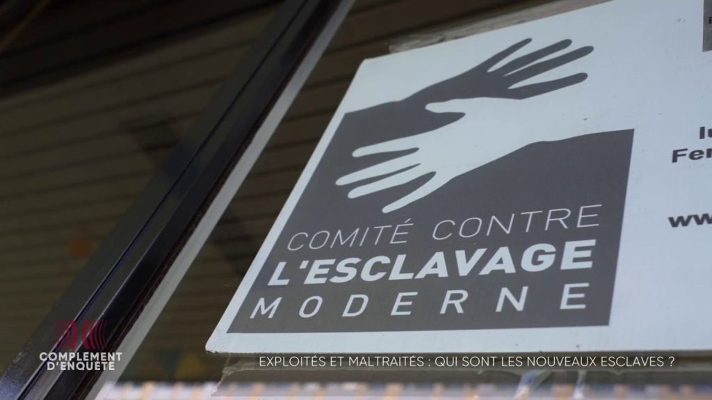 Vidéo
Chaque année, le Comité contre l'esclavage moderne traite entre 350 et 400 signalements, un chiffre qui ne cesse d'augmenter depuis trente ans
Journées de travail de douze heures ou plus, salaire de misère, mauvais traitements... L'esclavage, en particulier domestique, n'a pas disparu en France, et il se cache parfois au coin de votre rue. Pour accompagner les victimes dans leur réinsertion et leur quête de justice, le Comité contre l'esclavage moderne a fort à faire… Extrait de "Complément d'enquête" du 26 septembre 2024.