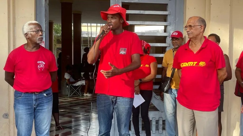 Le collectif contre la vie chère se mobilise en Martinique
En Martinique, les syndicats se réunissent pour maintenir la pression et pour obtenir gain de cause.