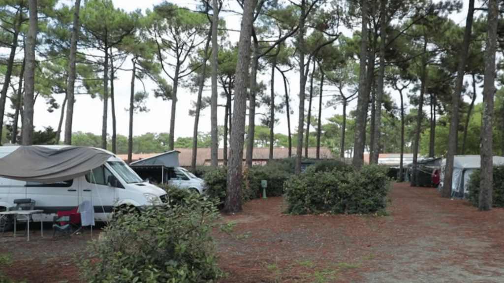 Gironde : plus de touristes en septembre qu’en juillet à Lacanau ?
Après un été bien chargé, c’est maintenant le mois de septembre qui fait le plein de touristes. L’arrière-saison s’annonce déjà très prometteuse pour les professionnels, comme à Lacanau (Gironde), où campings et hôtels font le plein.