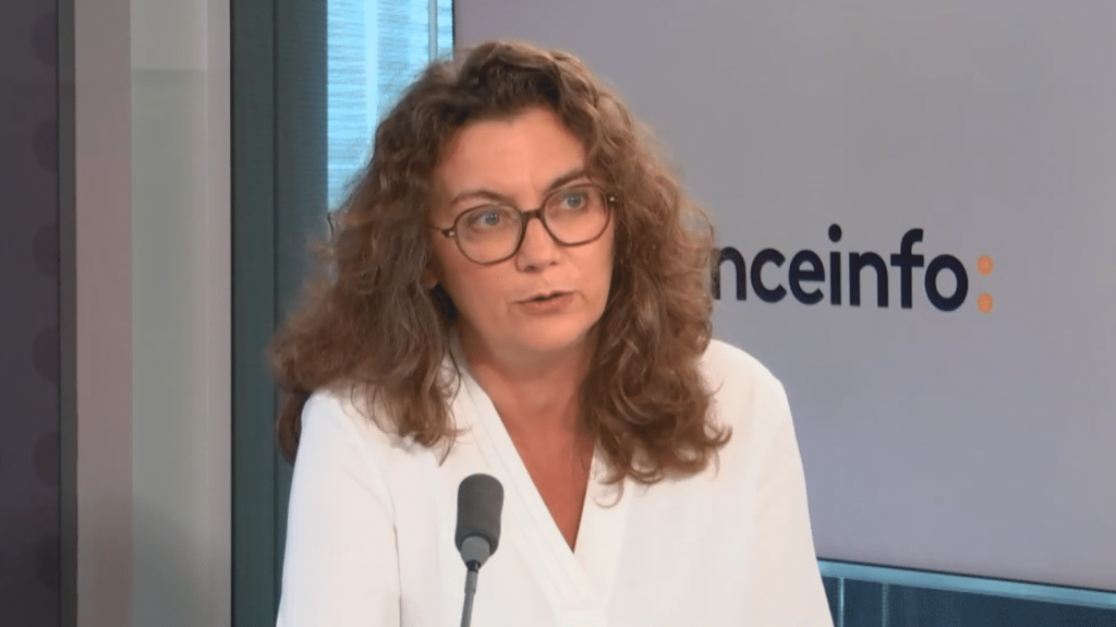 UE : "La situation difficile de l'Allemagne, c'est un peu le chemin de l'union budgétaire qui est en train de s'ouvrir", selon une économiste
Jézabel Coupé-Soubeyran est économiste, maîtresse de conférences à l'Université Paris 1 Panthéon-Sorbonne. Elle a coordonné un livre qui paraît mercredi, "L'Économie mondiale 2025", aux éditions La Découverte.
