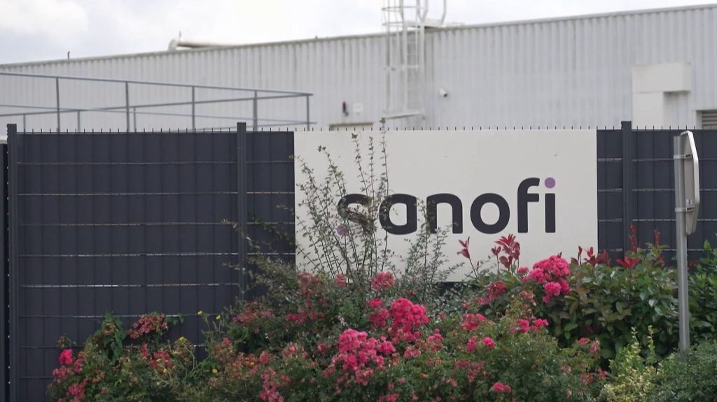 Santé : la bataille du paracétamol en France
Doliprane va bientôt être vendu par son propriétaire, Sanofi. Le géant pharmaceutique français veut s'en séparer et pourrait le laisser entre les mains d'un fonds d'investissement étranger.