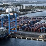 Six policiers légèrement blessés par des tirs en Martinique lors de violences urbaines à Fort-de-France
Trois personnes ont été interpellées, selon la préfecture. Les affrontements ont eu lieu près du grand port maritime de Martinique, visé par un mouvement de grogne contre la vie chère.