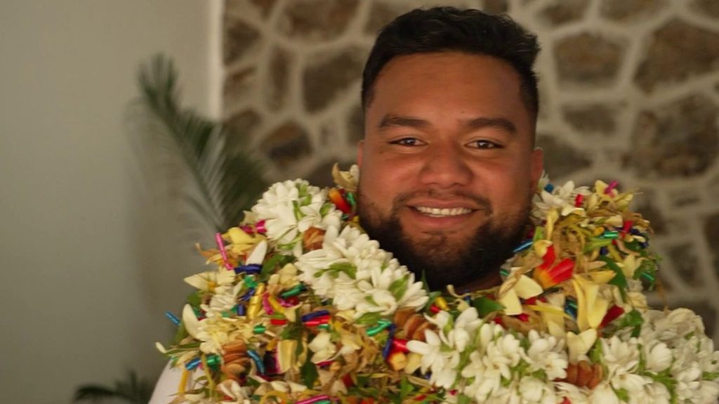 Wallis et Futuna : la tradition du collier de fleurs, un art coloré
Le feuilleton du 13 Heures à Wallis et Futuna se poursuit, mardi 15 octobre, et revient sur la tradition incontournable du collier de fleurs.