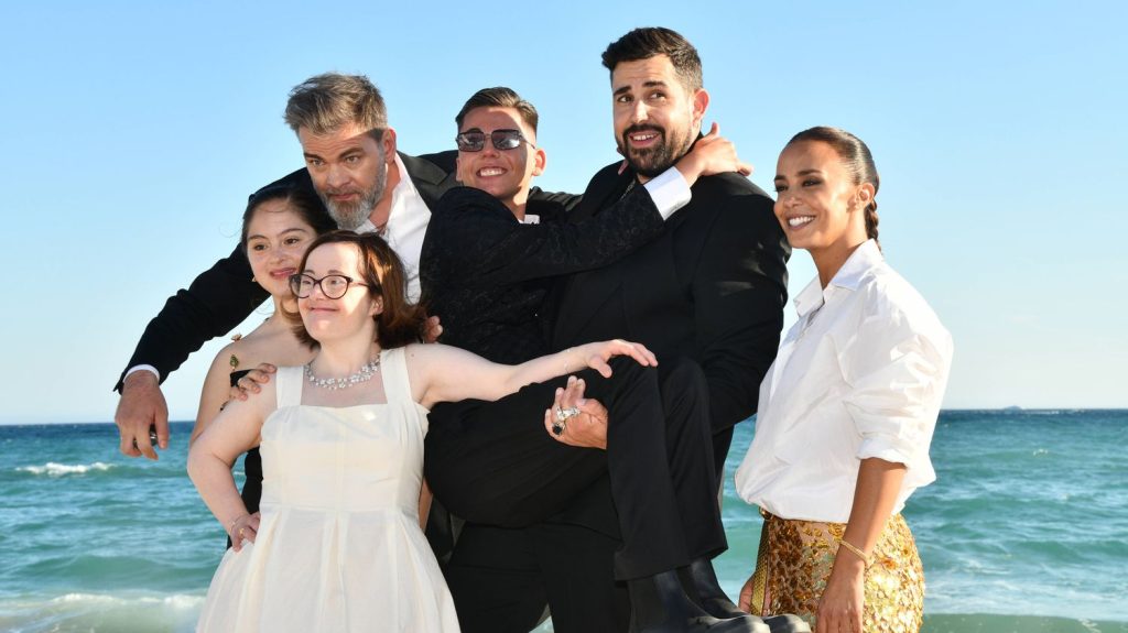 Après le triomphe de son film "Un p'tit truc en plus", Artus veut créer des centres de vacances inclusifs pour les personnes en situation de handicap
Le réalisateur a réuni plus de 10 millions et demi de spectateurs avec ce film qui devient le neuvième long-métrage le plus vu de l'histoire du cinéma français.