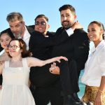 Après le triomphe de son film "Un p'tit truc en plus", Artus veut créer des centres de vacances inclusifs pour les personnes en situation de handicap
Le réalisateur a réuni plus de 10 millions et demi de spectateurs avec ce film qui devient le neuvième long-métrage le plus vu de l'histoire du cinéma français.