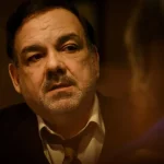 Didier Bourdon, avocat dans "Le Daron" : "Je m'appelle Bourdon, c'est pas par hasard"
Dans sa première série récurrente pour TF1, Didier Bourdon incarne à la fois un avocat fantastique et un père de famille un peu désorienté. Une série judiciaire et légère à découvrir à partir de lundi sur TF1.