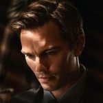 "Juré n°2" de Clint Eastwood : nouvelle méditation sur la justice d'un géant du cinéma
Si les films de procès sont légion dans le cinéma américain, Clint Eastwood leur apporte sa patte reconnaissable dans un film passionnant et surprenant.