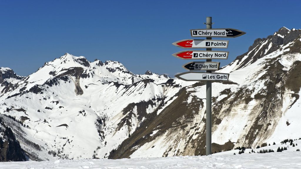 Le maire des Gets en Haute-Savoie convoqué devant la justice en juin 2025 dans l'affaire qui l'oppose à Tony Parker
Henri Anthonioz est soupçonné de favoritisme concernant l'attribution du domaine skiable sur sa commune.