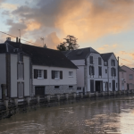 Intempéries : en Eure-et-Loir, plusieurs dizaines d'habitants ont dû être évacués
Le Loir est en crue après le passage de la tempête Kirk. Les rues sont inondées, les écoles fermées et de nombreux logements sont sinistrés. L'eau continue de monter. Plusieurs dizaines d'habitants ont été évacués et l'entraide s'organise.
