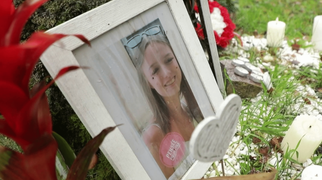 :
Vidéo
"J'ai eu du mal à m'endormir" : après la découverte du corps de Lina, son village du Bas-Rhin endeuillé
L'adolescente avait disparu tout près de Plaine, en septembre 2023. Son corps a été retrouvé dans la Nièvre mercredi.