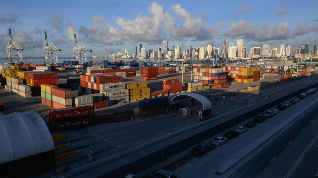 Etats-Unis : les dockers reprennent le travail après trois jours de grève dans 36 ports américains
Quelque 45 000 membres du syndicat des dockers étaient en grève sur la côte Est et le golfe du Mexique.