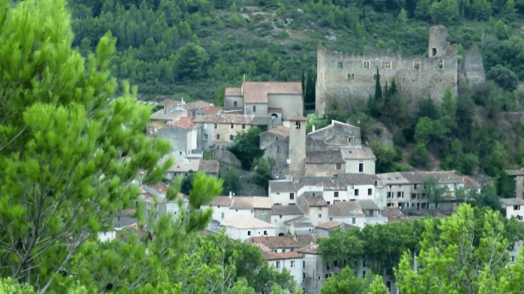 Sécheresse : Durban-Corbières, le village qui vit sans eau
Le département de l’Aude reste fortement touché par la sécheresse. Dans le village de Durban-Corbières, les habitants sont approvisionnés en eau par camions-citernes.