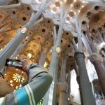 En Espagne, l'entrée payante dans les édifices religieux est déjà habituelle
Si le fait de payer l'entrée de Notre-Dame de Paris, pour financer la rénovation des églises en péril, fait polémique en France, en Espagne cela ne choque personne car là-bas l'accès à une grande partie des édifices religieux est payant.