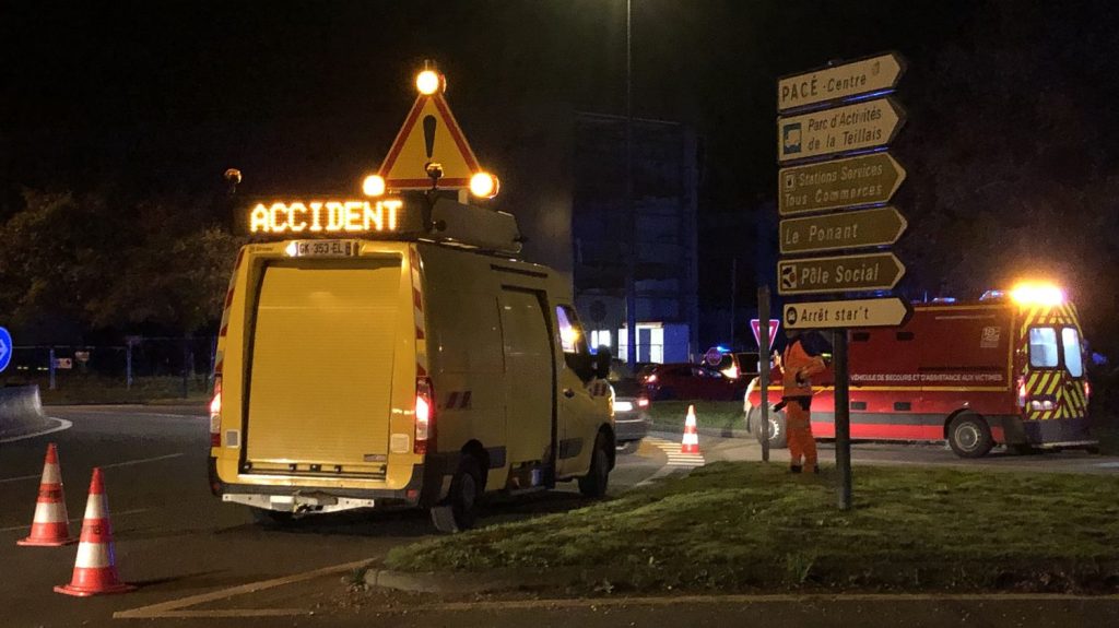 Enfant de 5 ans blessé par balles près de Rennes : une enquête ouverte pour "tentative d'homicide en bande organisée"
Le petit garçon a été touché à deux reprises à la tête. A la suite de deux opérations, son état semble stabilisé, mais son pronostic vital est toujours engagé, a annoncé le procureur de Rennes lundi soir.