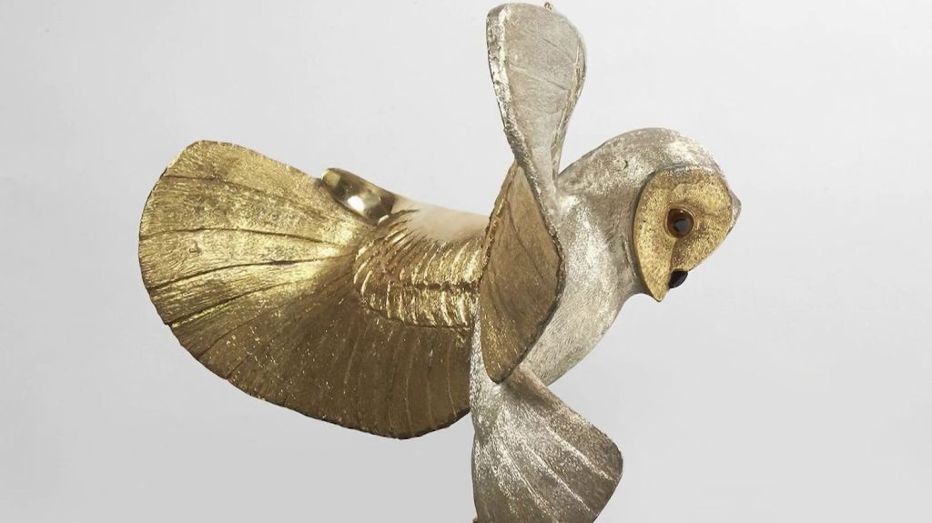 La Chouette d'or, trésor recherché depuis 31 ans, enfin retrouvée
C'est un événement qui met fin à une chasse au trésor d'une trentaine d'années : la Chouette d'or, sculpture d'une valeur de 150 000 euros, a été retrouvée jeudi 3 octobre. L'identité de l'heureux vainqueur n'est pas encore connue.