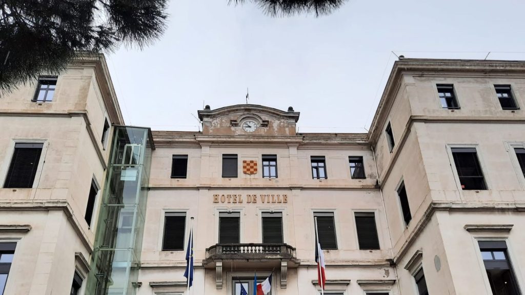 Intempéries en Ardèche : la ville d'Annonay évacue écoles et crèches, les transports en commun à l'arrêt
"Restez chez vous, évitez les déplacements"... La municipalité d'Annonay a déclenché son plan communal de sauvegarde après son placement en vigilance rouge par Météo France. À l'échelle du département, la préfecture a procédé à des évacuations et des routes sont coupées.