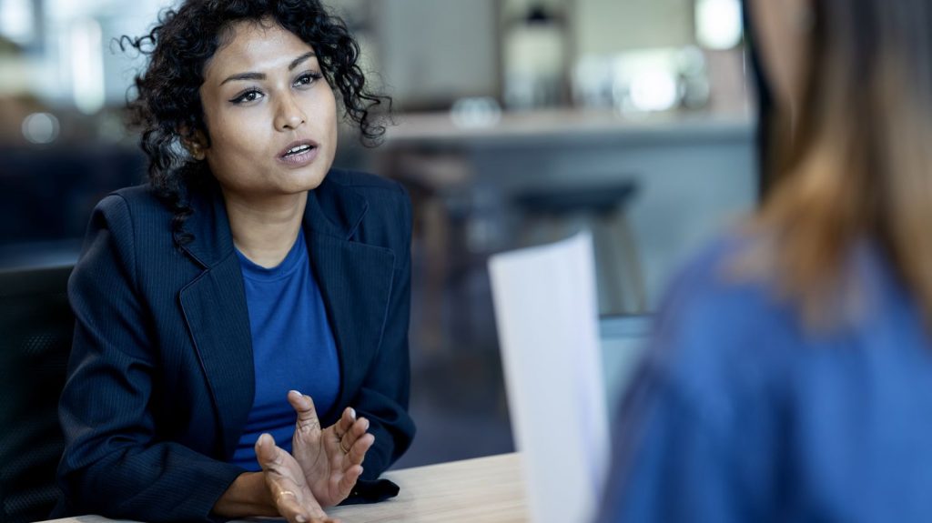 Qu’est-ce qui motive l’évolution professionnelle ?
Sept salariés sur dix envisagent d’évoluer professionnellement dans les deux ans. Un peu plus de la moitié dans les douze prochains mois. Surtout pour un meilleur salaire. Mais sans plaquer leur boite ou leur secteur d’activité pour autant.