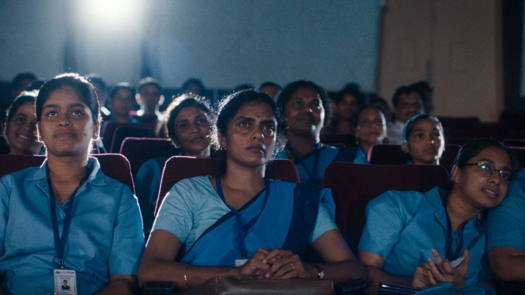 "All We imagine as Light" : trois générations de femmes indiennes dans la lumière
Les sorties cinéma de la semaine avec Thierry Fiorile et Matteu Maestracci : "All We imagine as Light" de Payal Kapadia et "Quand vient l'automne" de François Ozon.