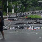 Contestation contre la vie chère en Martinique : aéroport et écoles fermés, couvre-feu, violences urbaine… Que se passe-t-il sur l'île ?
Plus de 1 000 passagers ont été déroutés en Guadeloupe après la fermeture de l'aéroport de Martinique, a fait savoir la préfecture jeudi soir.