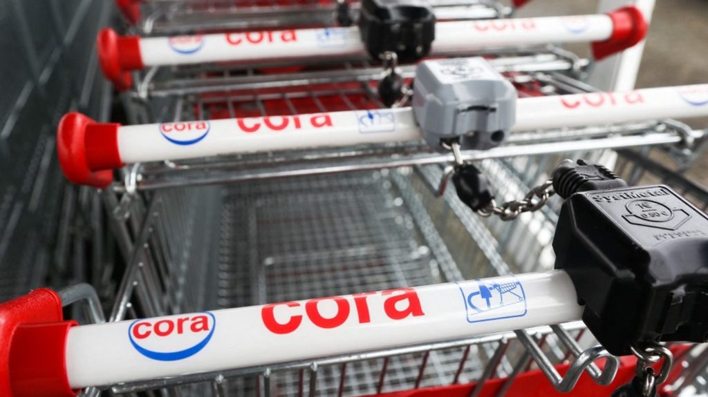 Carrefour prévoit de fermer l'ancien siège de Cora en Seine-et-Marne, 340 postes menacés
Le géant de la distribution avait racheté en juillet 60 magasins Cora ainsi que 115 magasins Match.