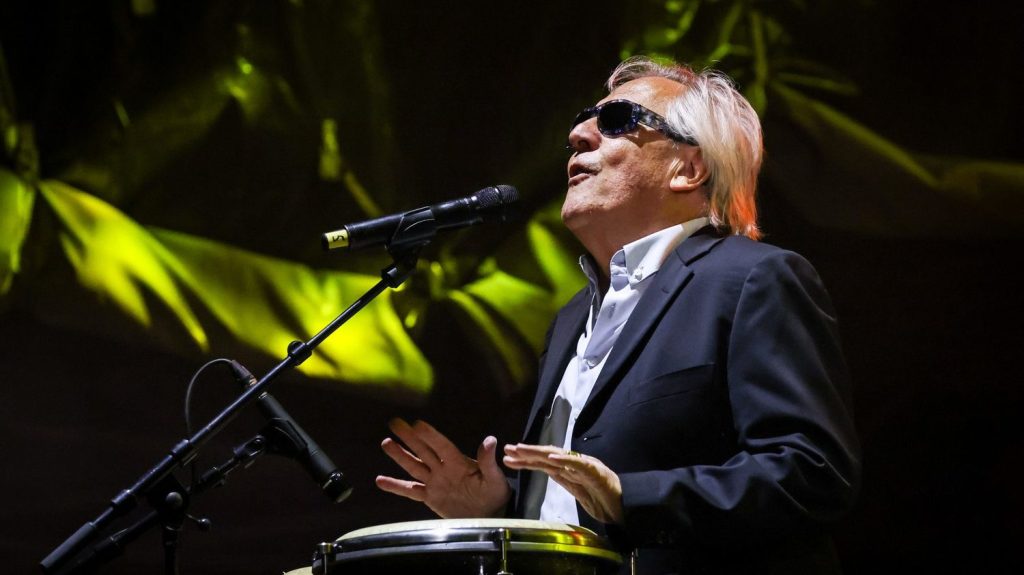 Gilbert Montagné : "J'essaie de rester digne de l'amour que me donne le public"
Tous les jours, une personnalité s'invite dans le monde d'Élodie Suigo. Vendredi 4 octobre 2024 : l’auteur, compositeur et interprète Gilbert Montagné. Aujourd'hui, il sort un livre de comptines intitulé "On chante ! On danse !" chez Fleurus.