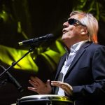 Gilbert Montagné : "J'essaie de rester digne de l'amour que me donne le public"
Tous les jours, une personnalité s'invite dans le monde d'Élodie Suigo. Vendredi 4 octobre 2024 : l’auteur, compositeur et interprète Gilbert Montagné. Aujourd'hui, il sort un livre de comptines intitulé "On chante ! On danse !" chez Fleurus.